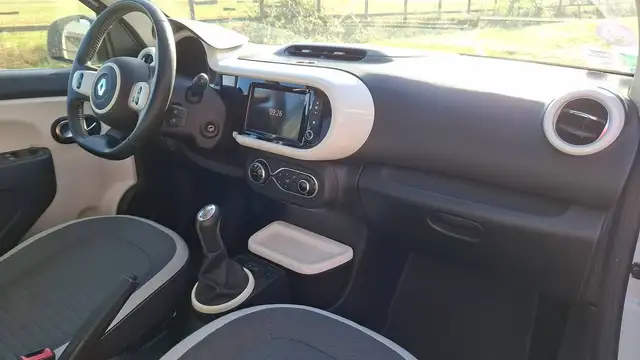 Renault Twingo view 10