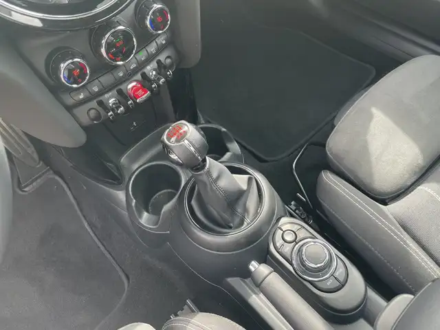 Mini Hatch view 11