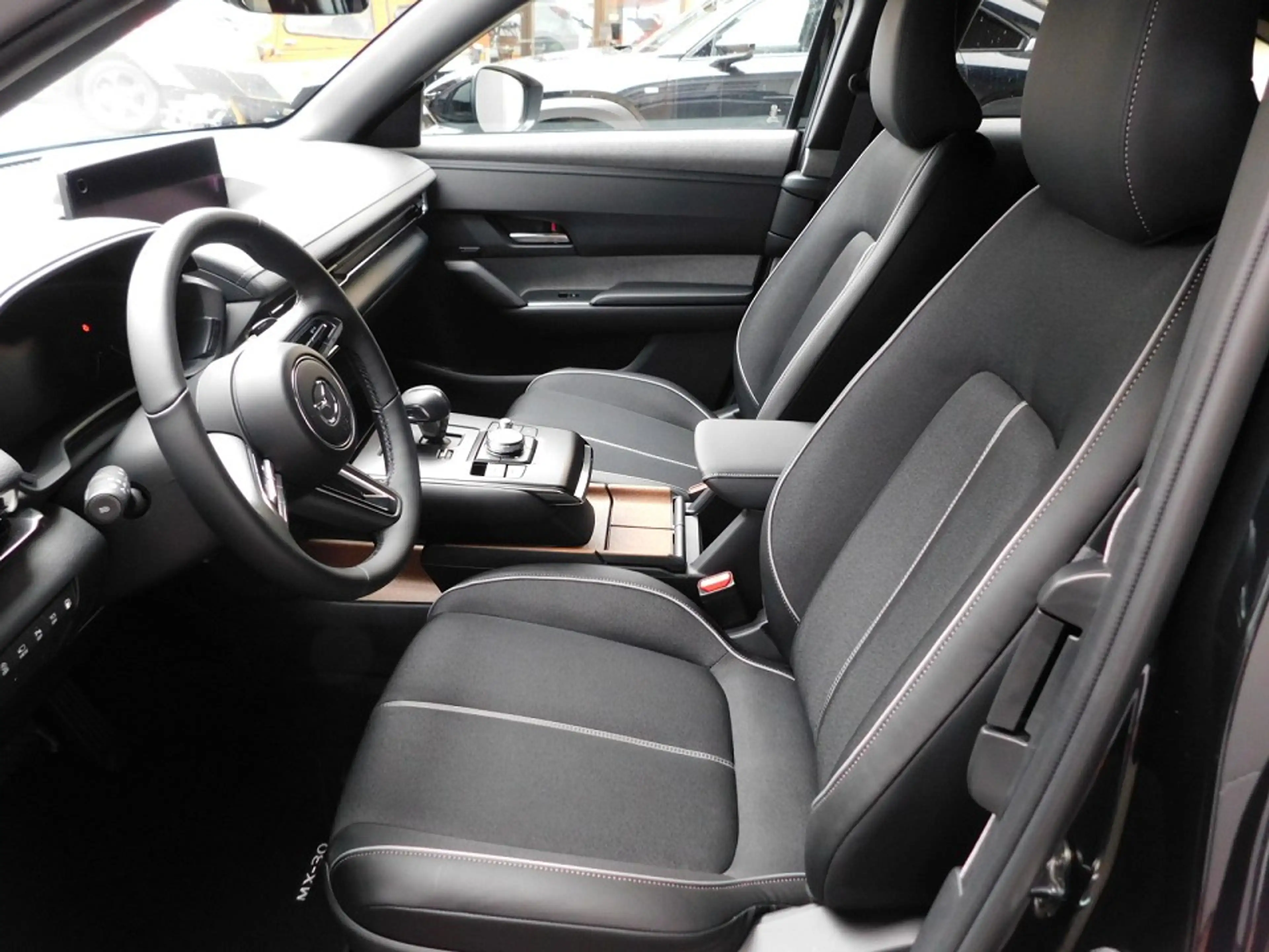 Mazda MX-30 e-SKYACTIV R-EV Makato Urban Expression/Premium-P. — photo 10