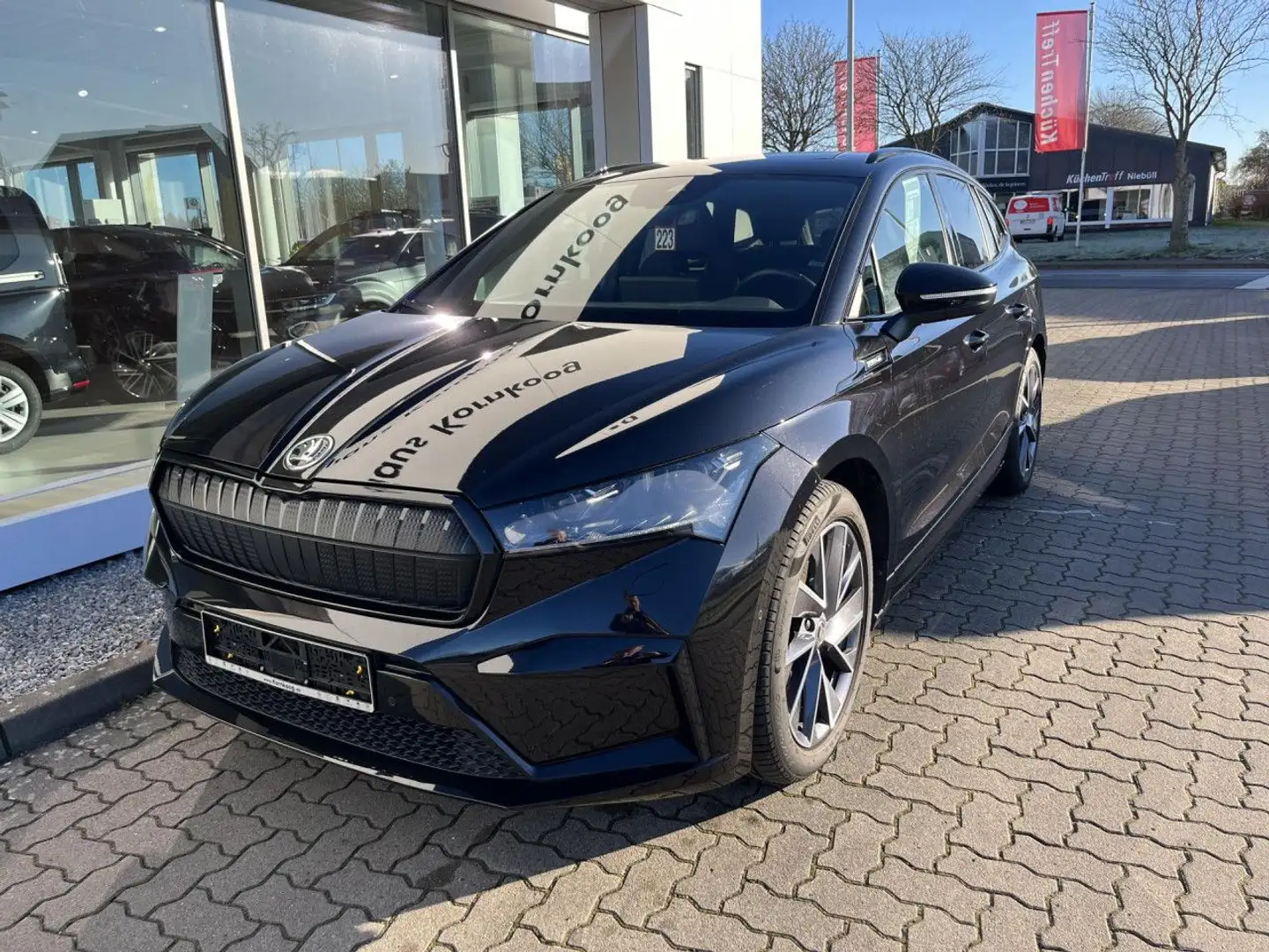 Skoda Enyaq iV 80 Sportline 20" AHK Wärmep eKlap Navi Schwarz - 2