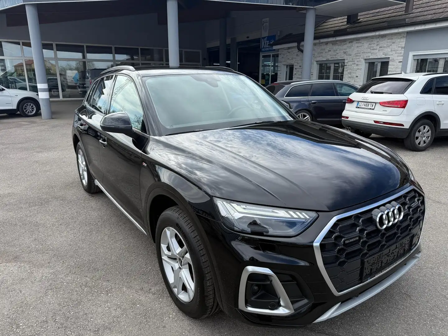 Audi Q5 40 TDI quattro S line/ACC/Navi/RFK/AHK/Virtual Schwarz - 2