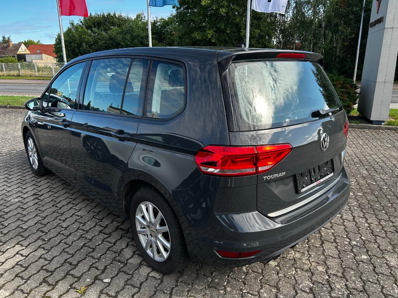 Volkswagen Touran Trendline — photo 9