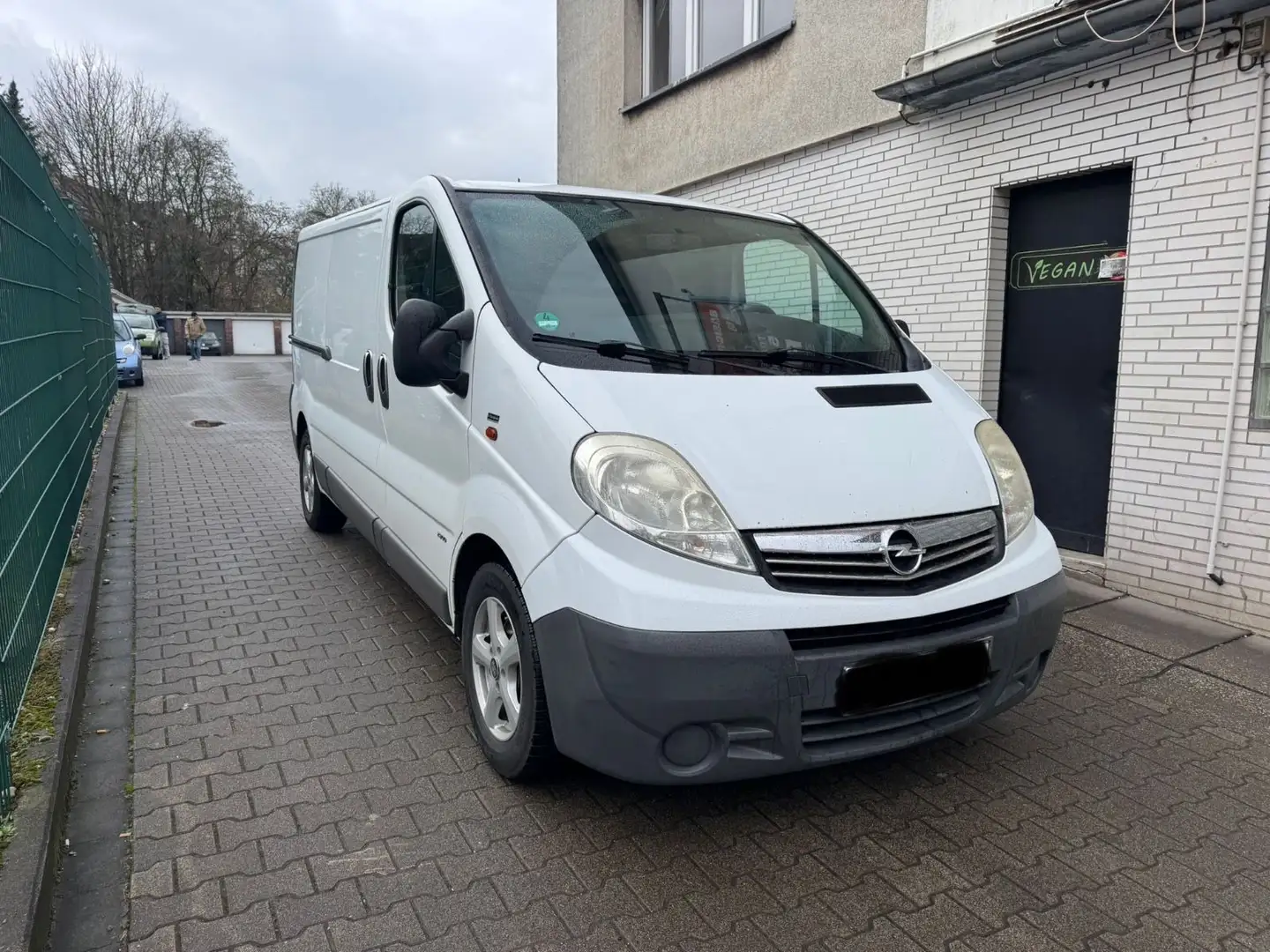 Opel Vivaro Kasten/Kombi Kasten L2H1 2,9t TÜV NEU Weiß - 1