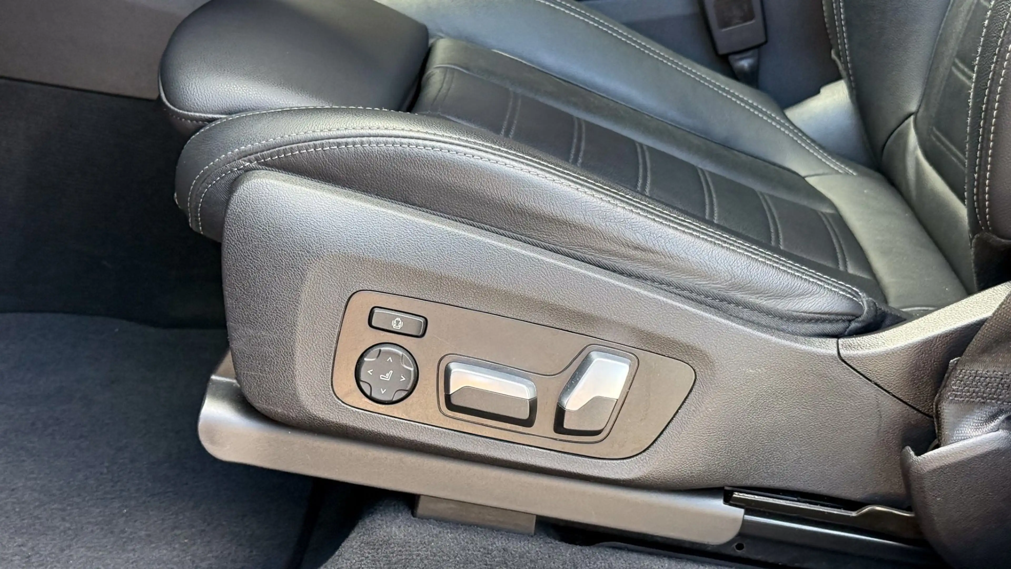 BMW X4 xDrive 20d M-Sportpaket — photo 13