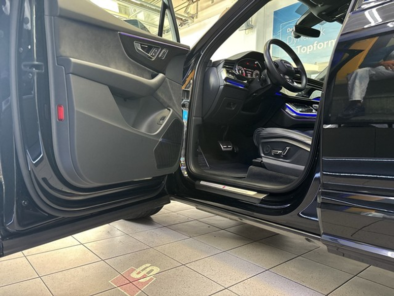 Audi SQ7 4.0 TFSI quattro competition plus AHK*LEDER — photo 13