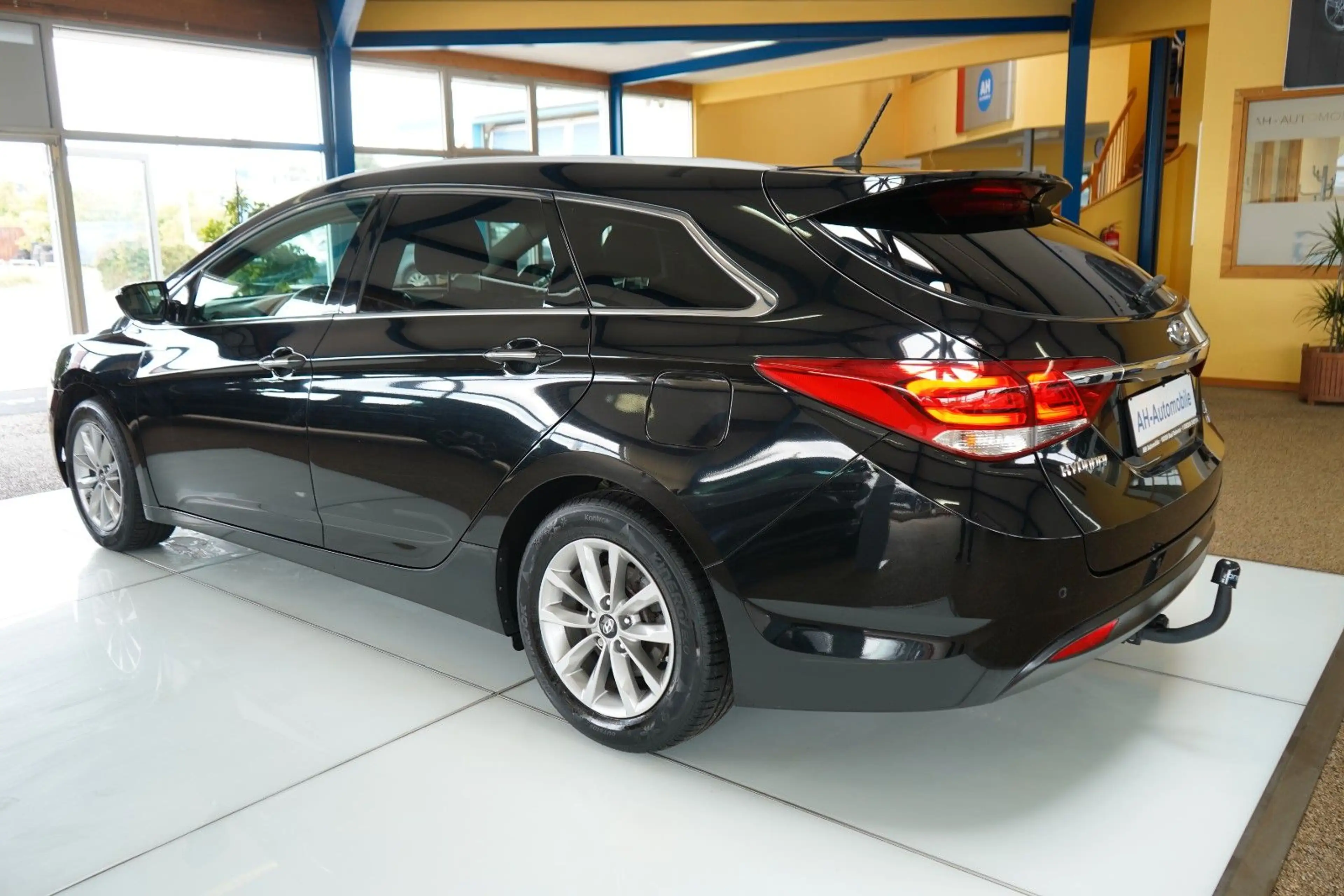 Hyundai i40 cw blue Trend KLIMAAUTO./ TEMPOMAT / PDC — photo 3
