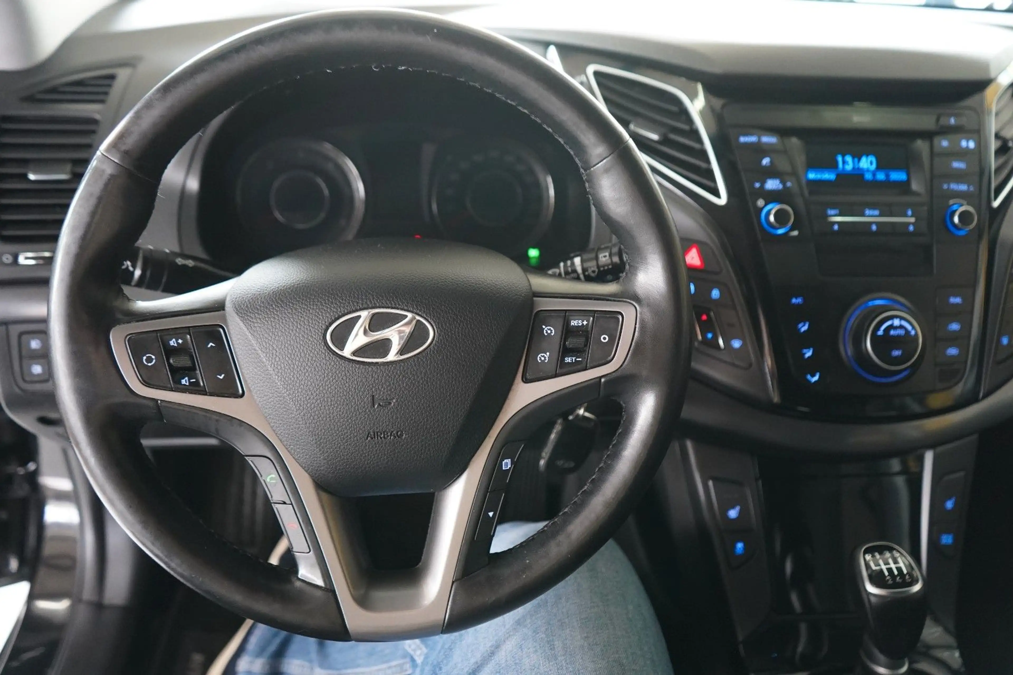 Hyundai i40 cw blue Trend KLIMAAUTO./ TEMPOMAT / PDC — photo 12