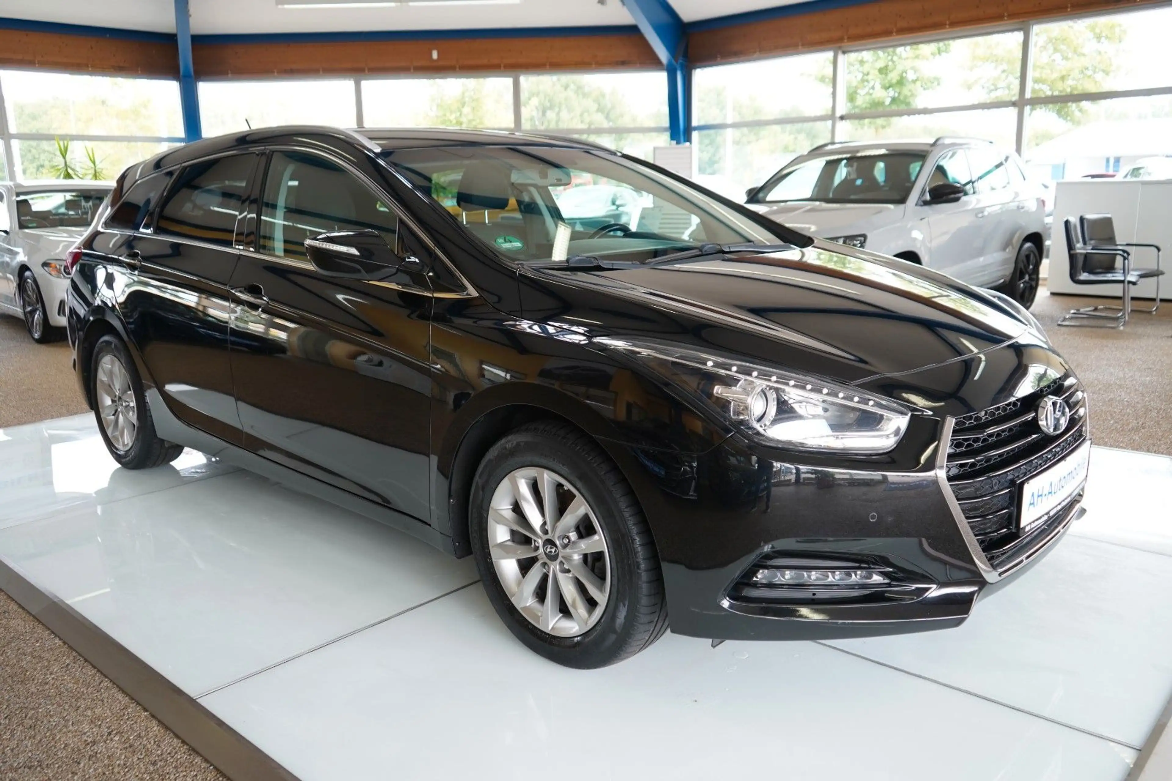 Hyundai i40 cw blue Trend KLIMAAUTO./ TEMPOMAT / PDC — photo 2