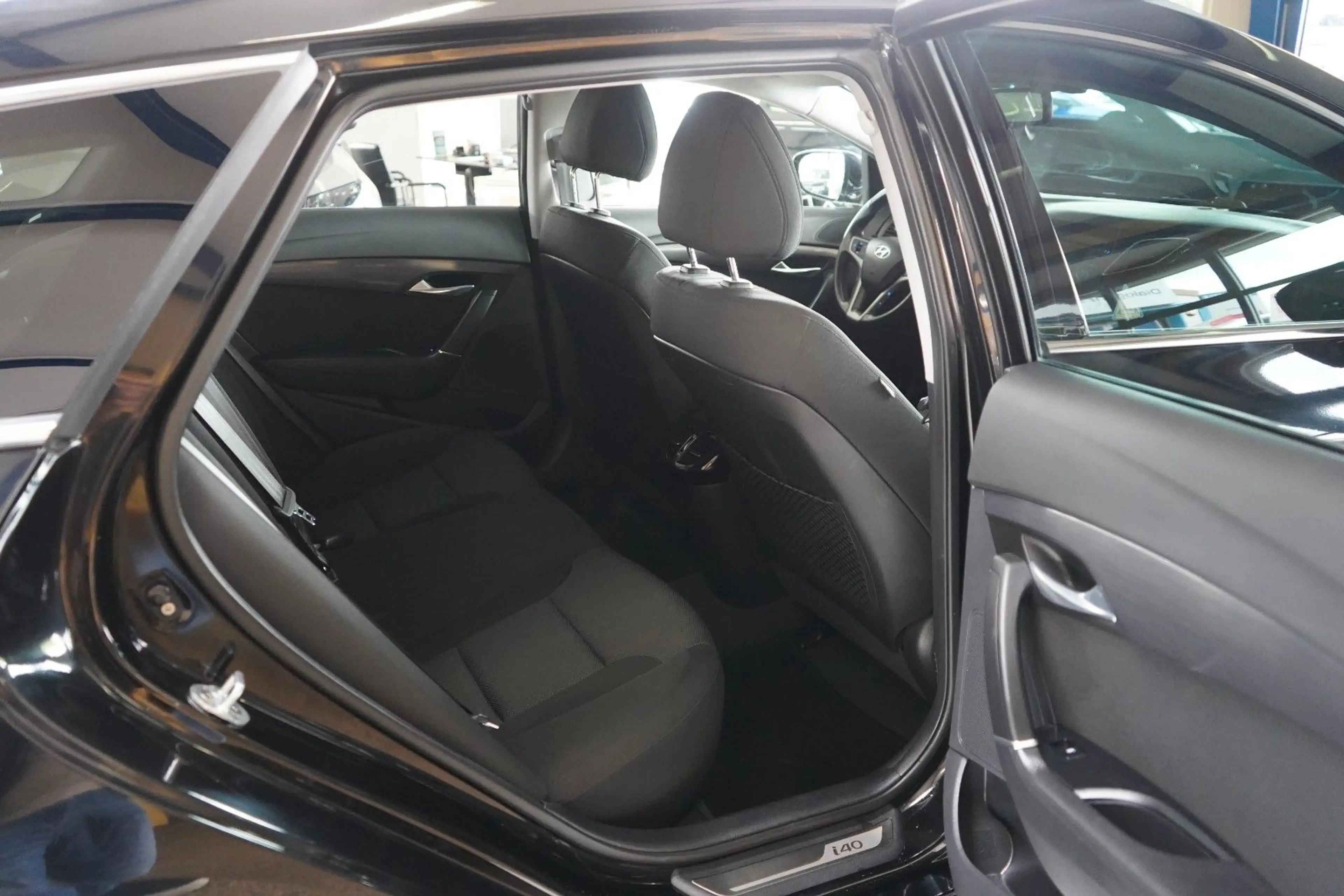 Hyundai i40 cw blue Trend KLIMAAUTO./ TEMPOMAT / PDC — photo 7