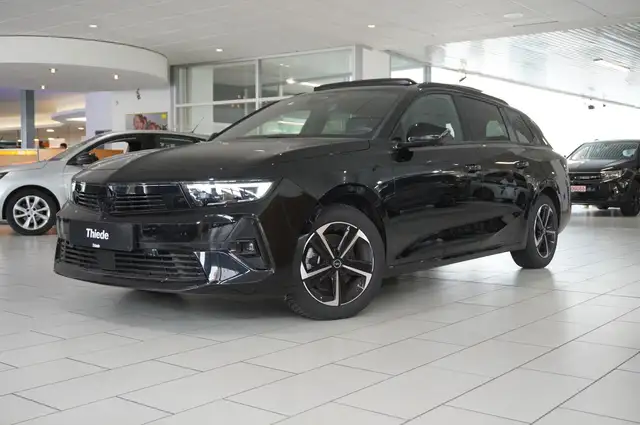 Opel Astra view 3