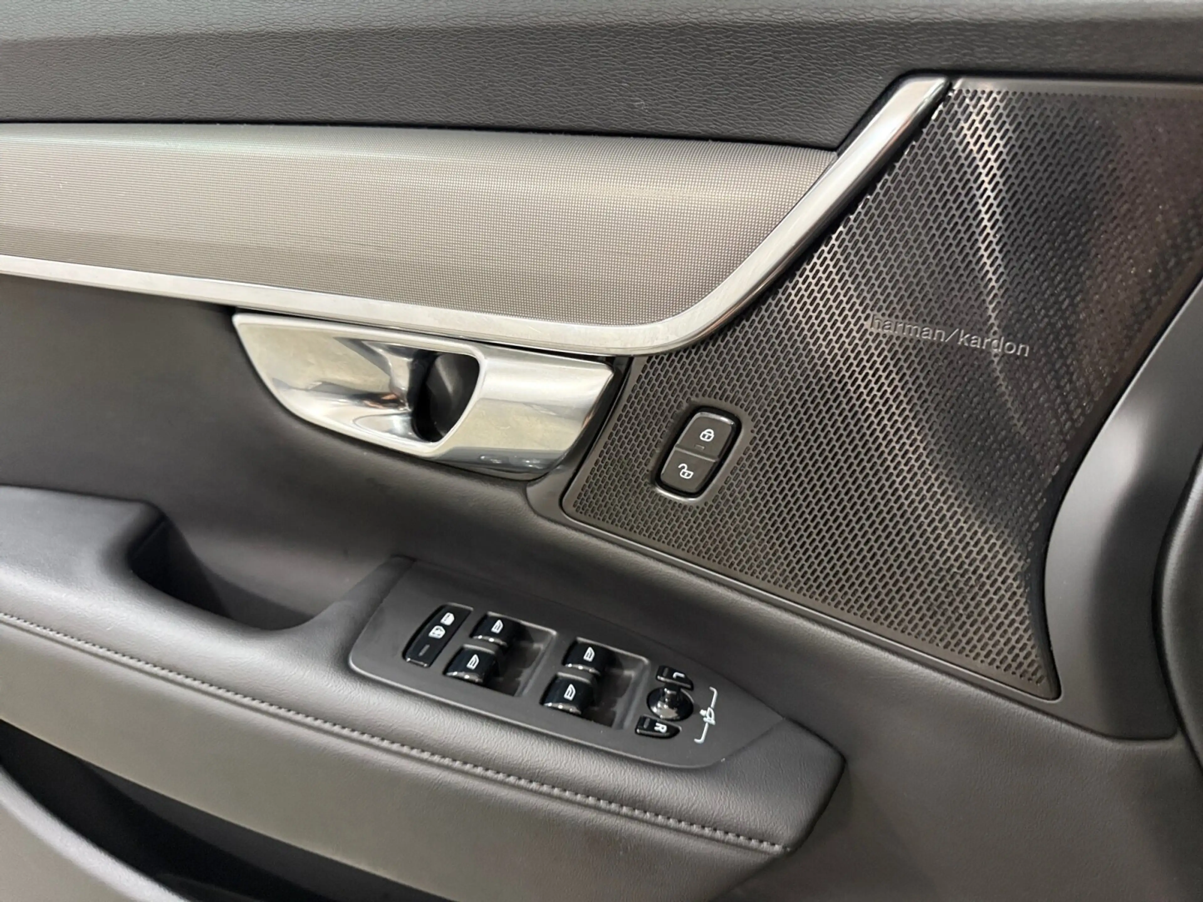 Volvo V90 B4 MHEV Core ** Pilot | Zetel/Stuurverwarm | Ha... — photo 18