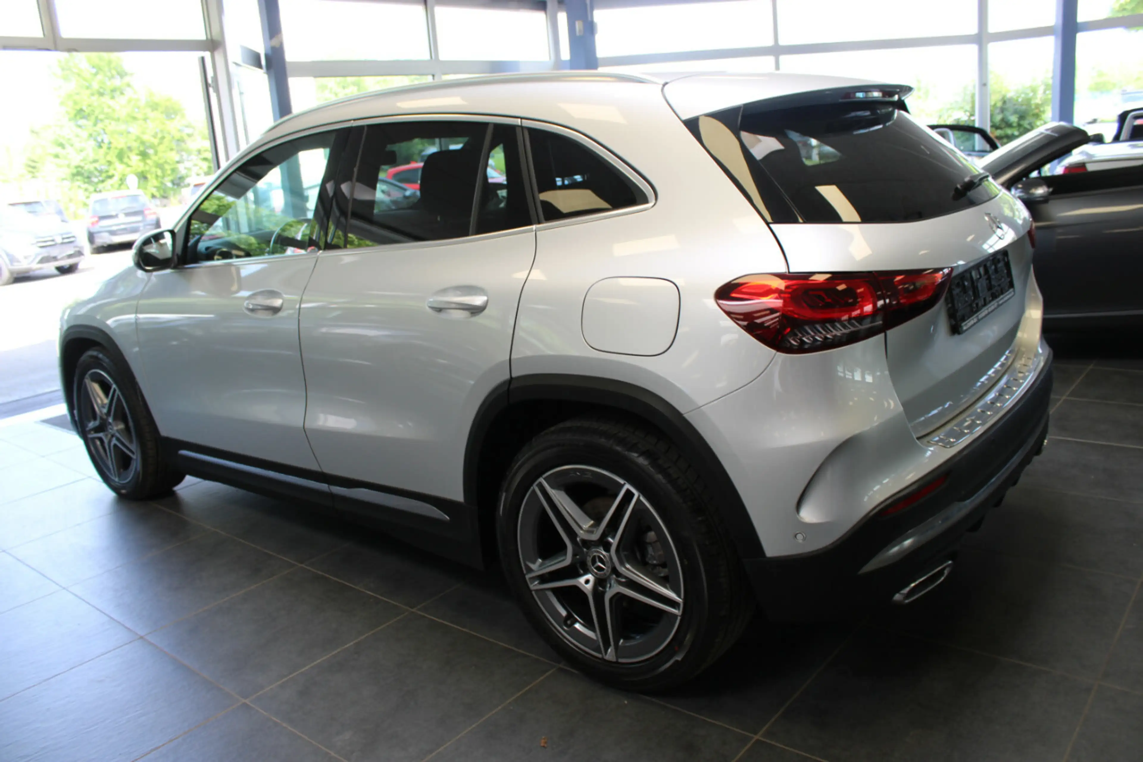 Mercedes-Benz GLA 200 D 8G-DCT AMG Line — photo 4