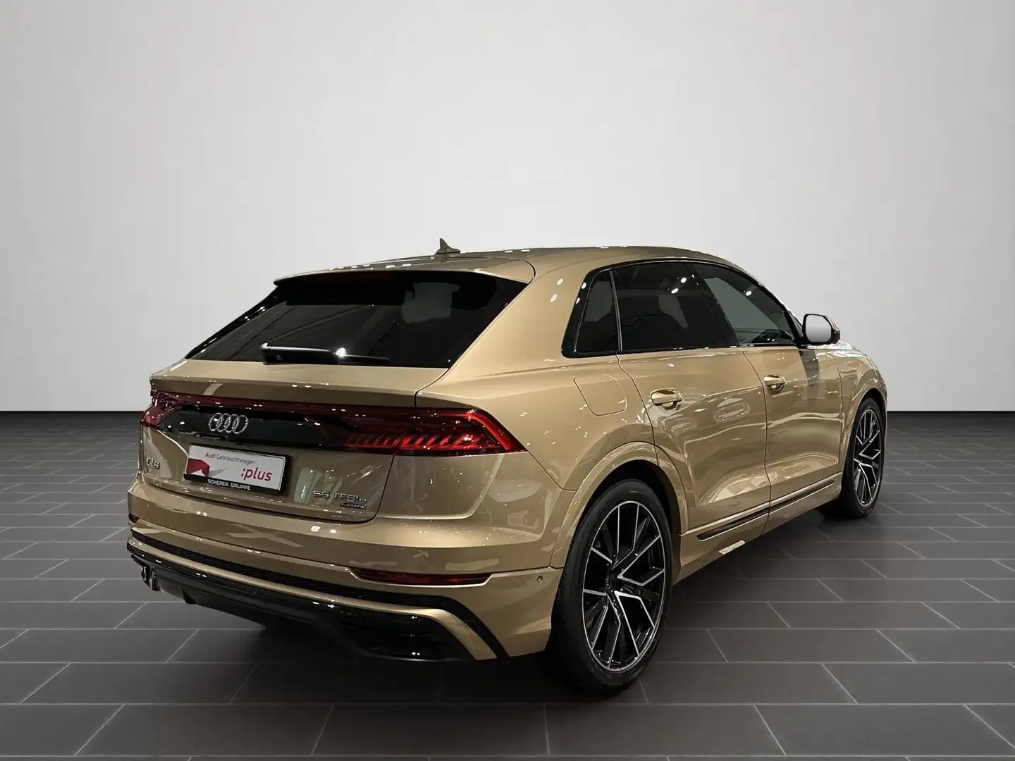Audi Q8 55 eTFSI Quattro Gold - 2