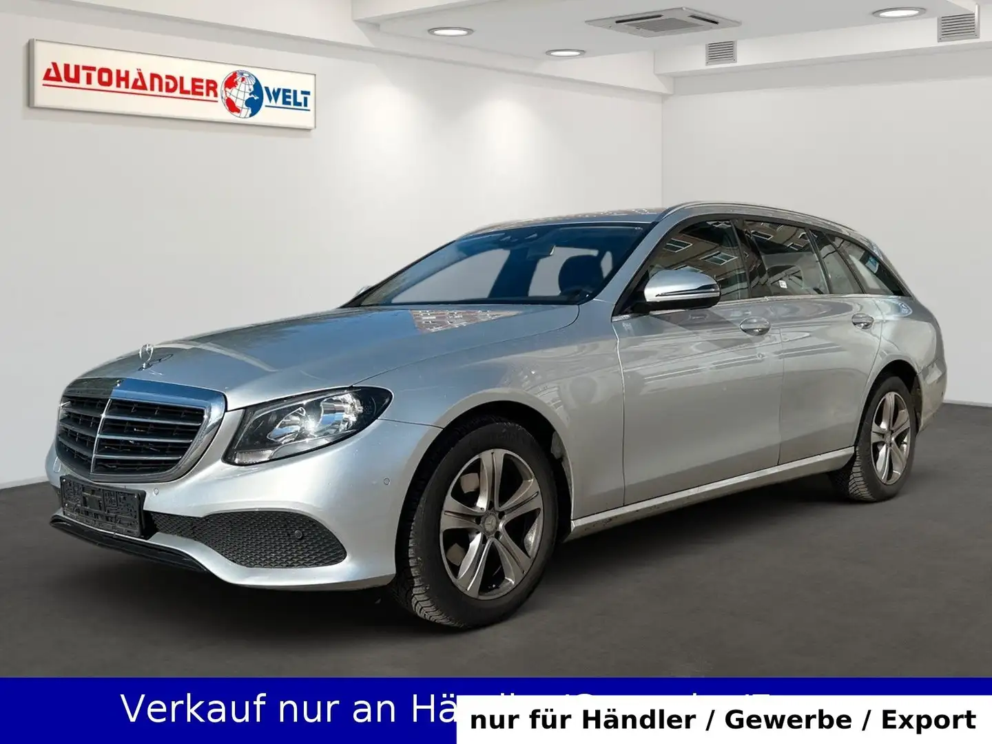 Mercedes-Benz E 220 d Kombi Automatik AAC Navi PDC AHK Zilver - 1