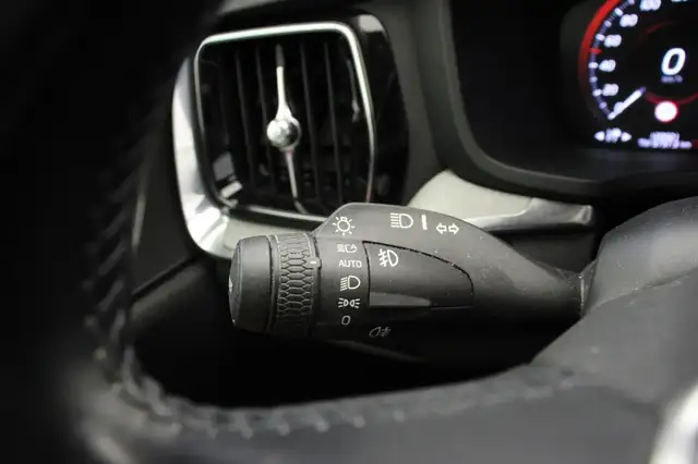 Volvo S60 view 25