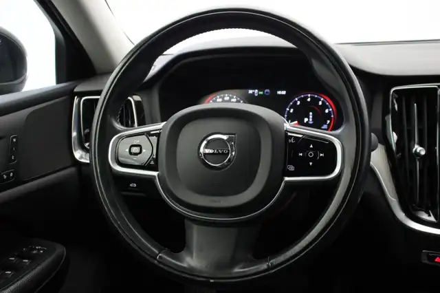 Volvo S60 view 20