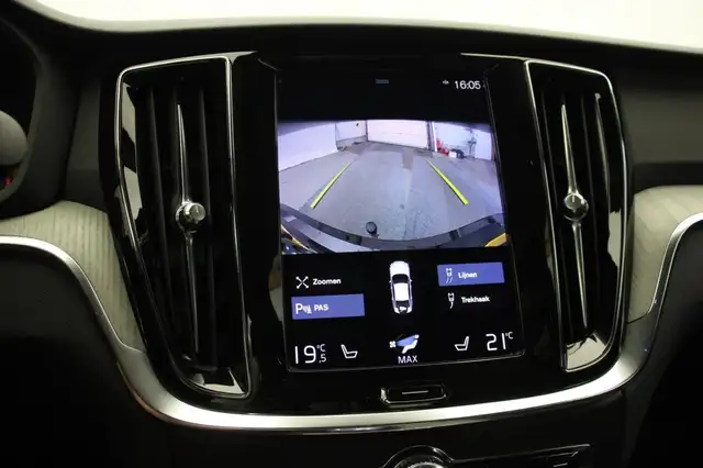 Volvo S60 view 6