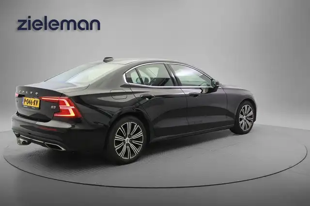 Volvo S60 view 16