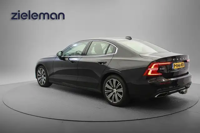 Volvo S60 view 2