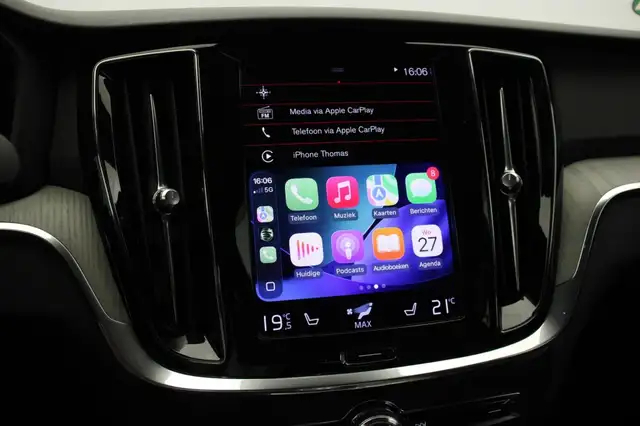 Volvo S60 view 5