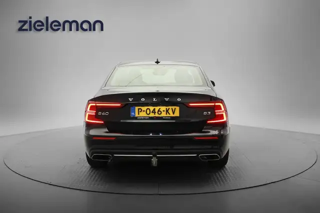 Volvo S60 view 17