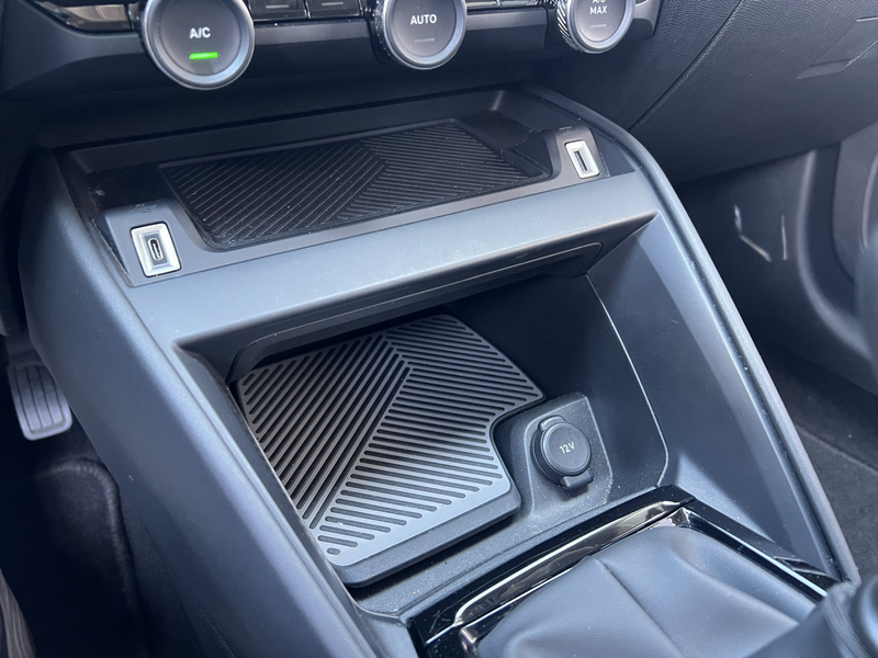 Citroen C4 1.2 Puretech Shine | Camera | Head-up display | Na — photo 8