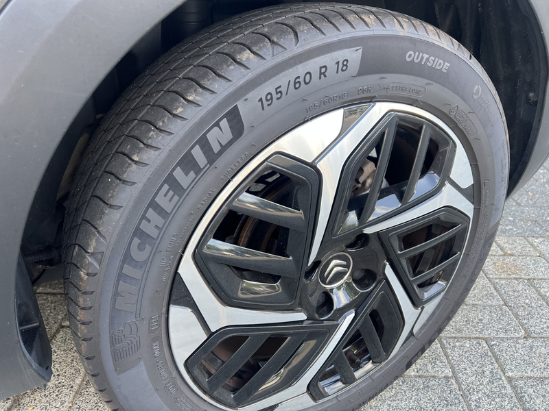Citroen C4 1.2 Puretech Shine | Camera | Head-up display | Na — photo 12