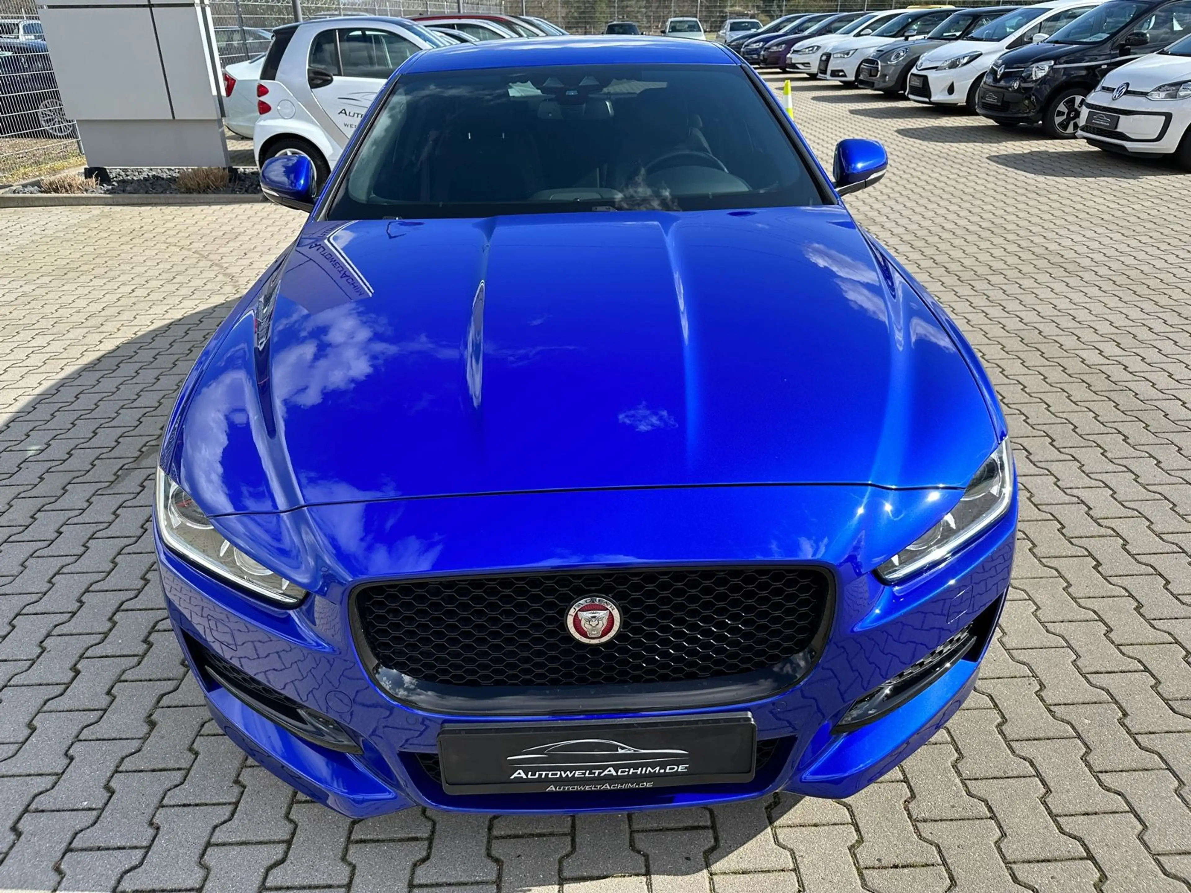 Jaguar XE R-Sport — photo 3