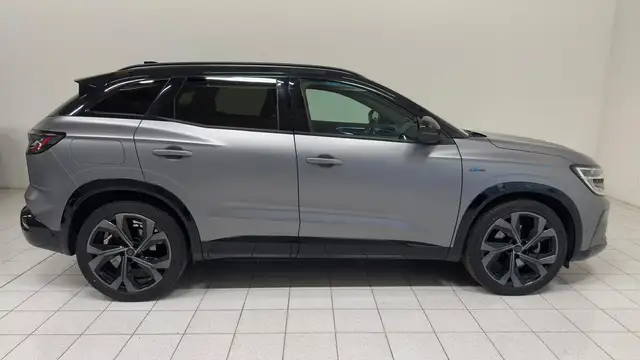 Renault Austral view 6