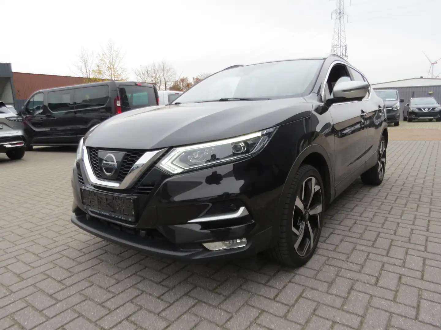 Nissan Qashqai Qashqai 1.2 DIG-T Xtronic TEKNA+ Negro - 1