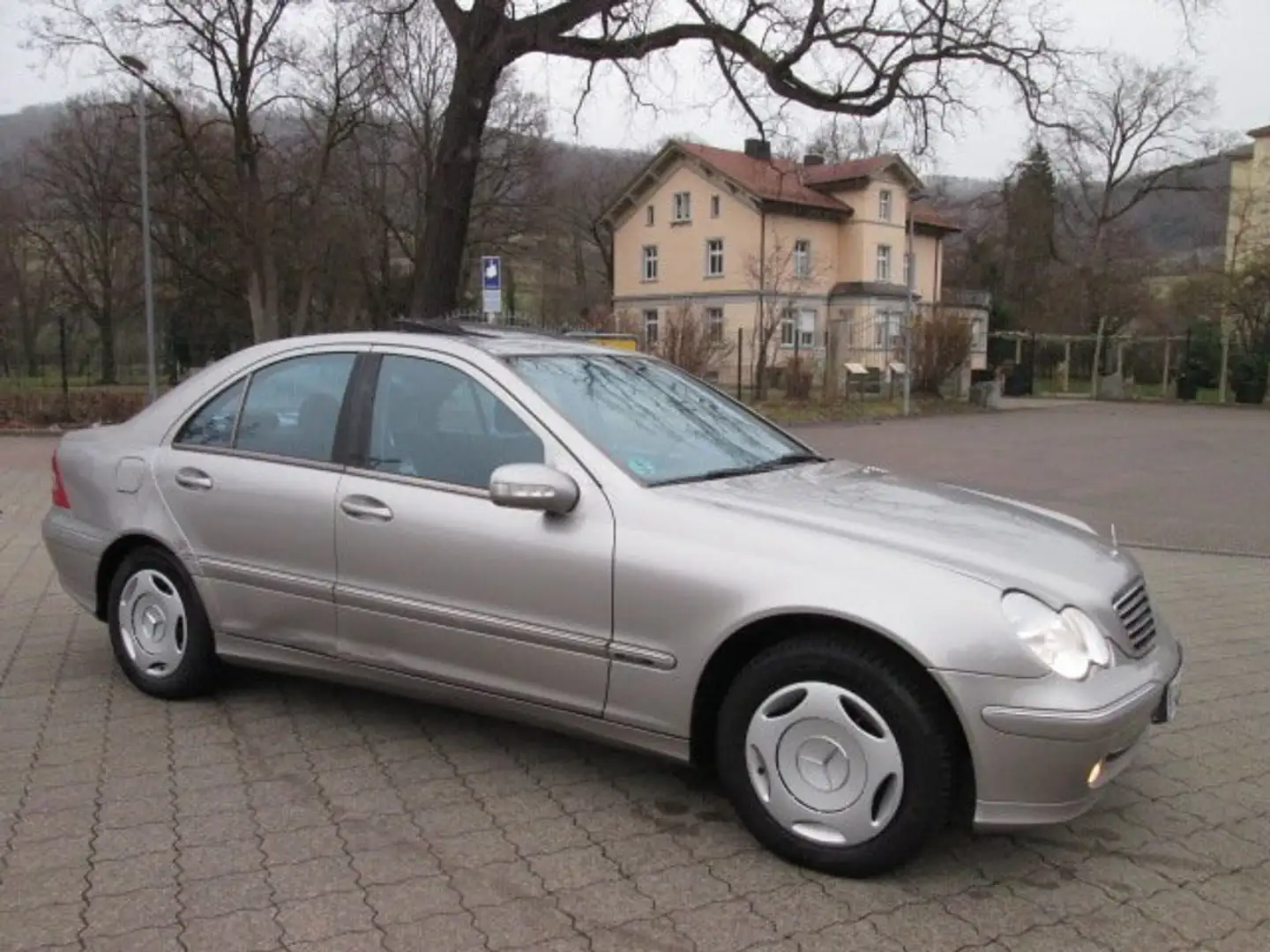Mercedes-Benz C 220 C-Klasse Diesel CDI+2.HAND+AUTOMATIK+TÜV NEU Gold - 1