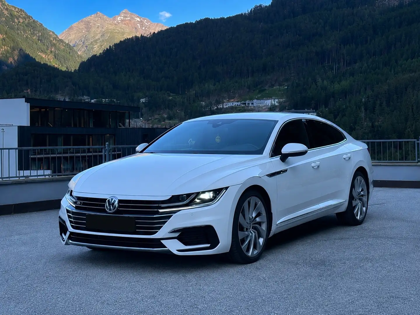 Volkswagen Arteon 2.0 TDI SCR 4Motion DSG R-Line - 1
