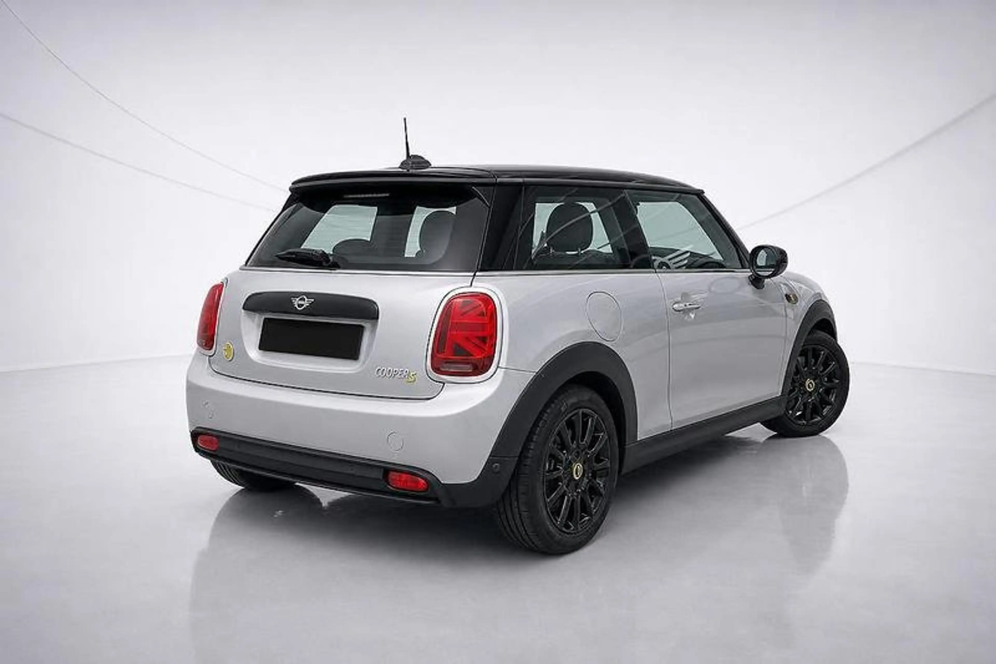 MINI Cooper SE Classic Trim 32.6 kWh Pano/WPU/RFK/LED — photo 3