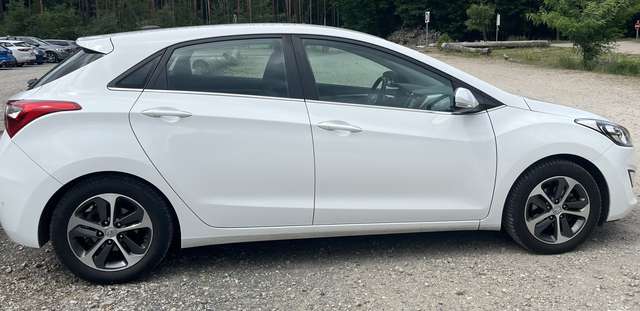 Hyundai i30 mit TÜV bis 11/2027, Automatik, tolles Auto