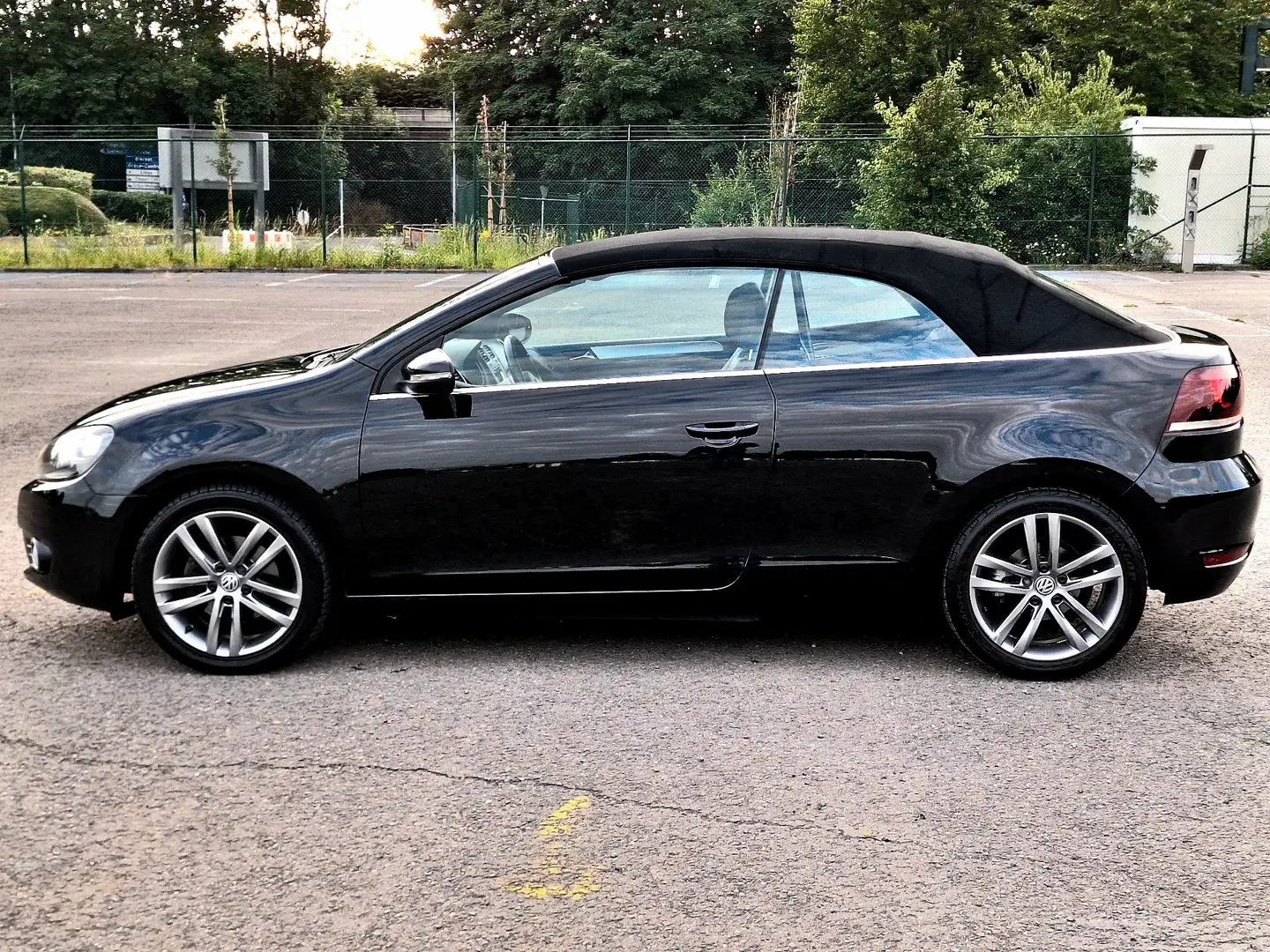 Volkswagen Golf Cabriolet 1.6 CR TDi Noir - 1