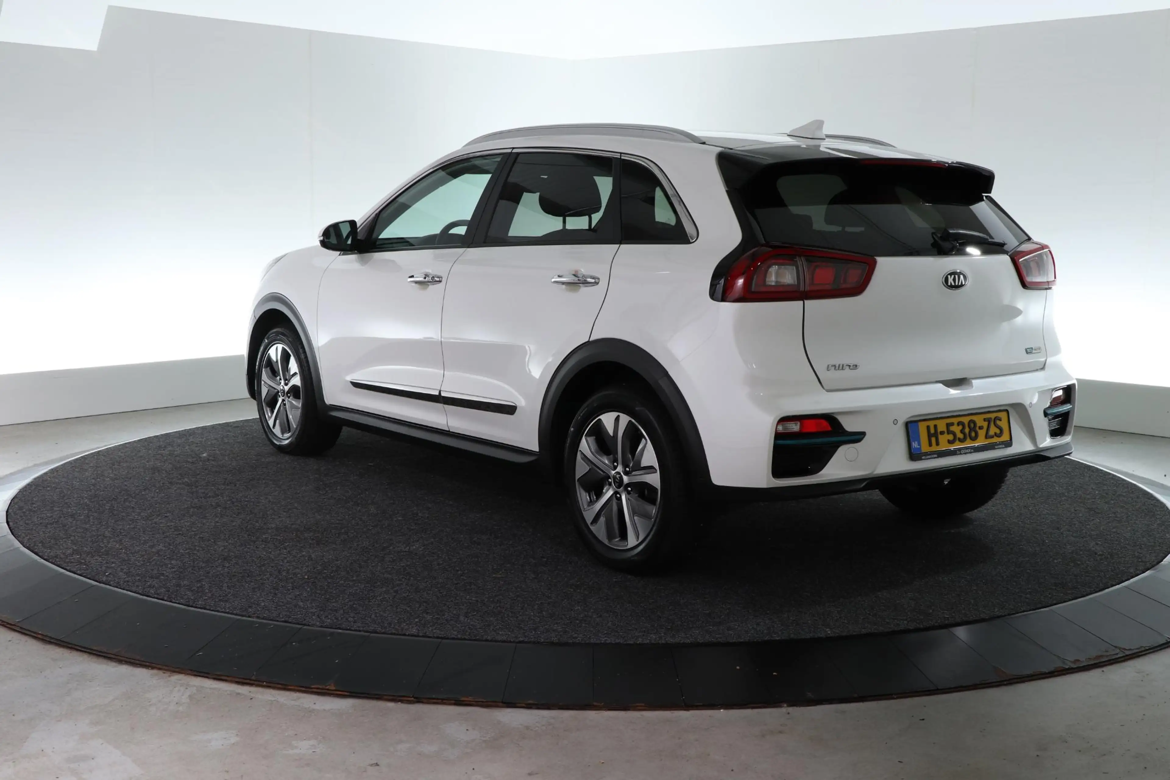 Kia e-Niro ExecutiveLine 64 kWh | SOH 100% | 4 NIEUWE ALL SEA — photo 13