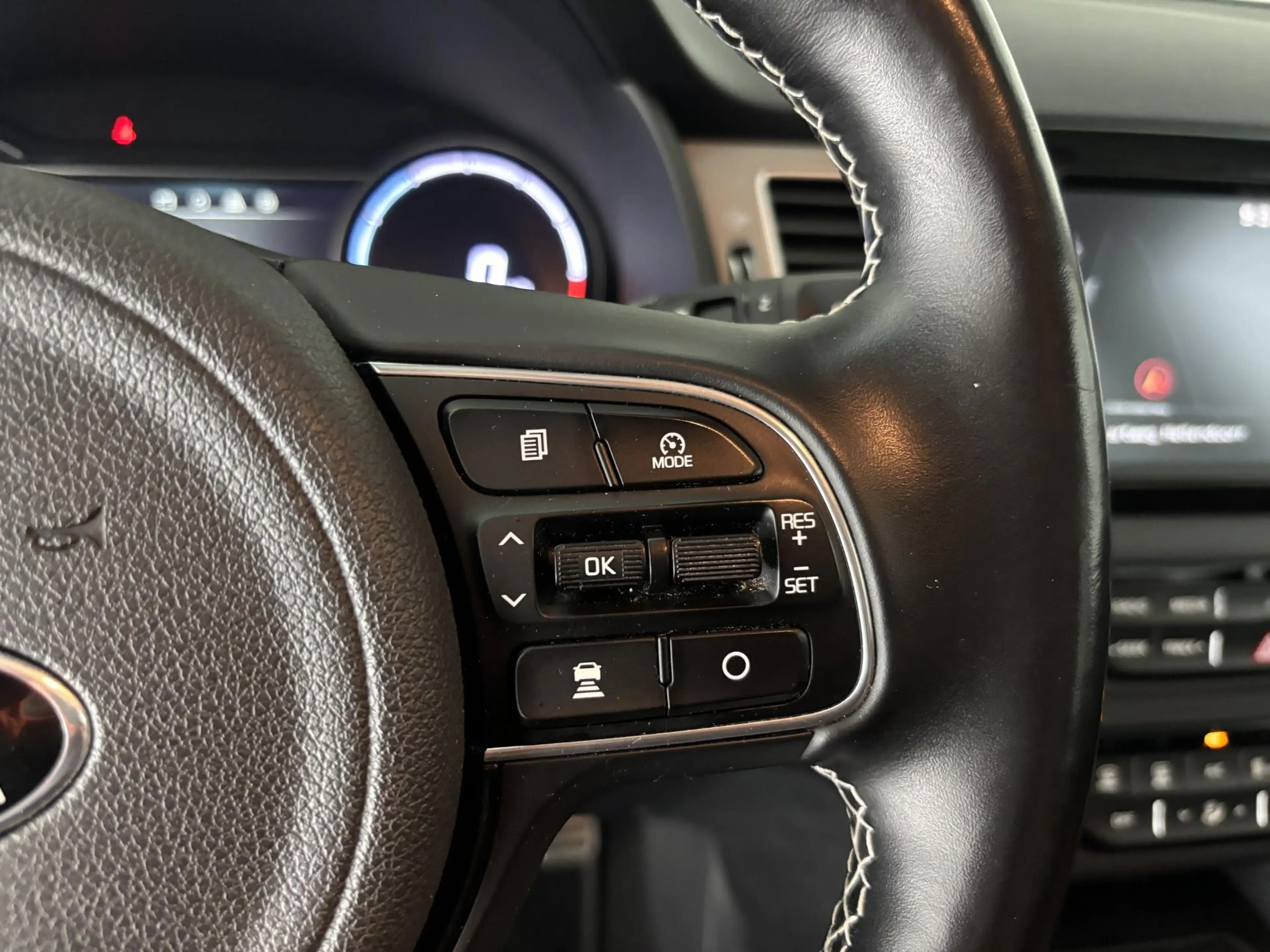 Kia e-Niro ExecutiveLine 64 kWh | SOH 100% | 4 NIEUWE ALL SEA — photo 15