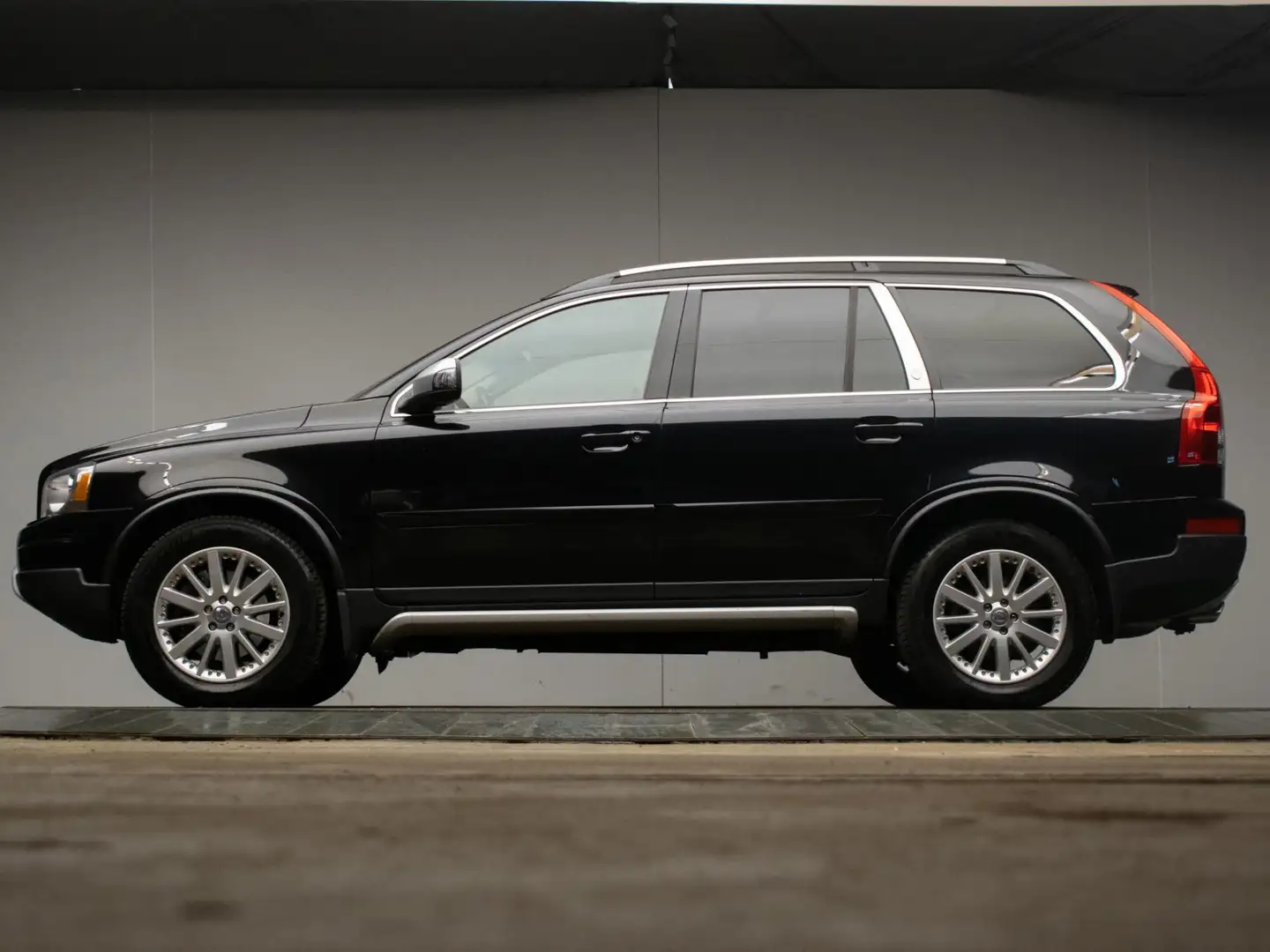Volvo XC90 4.4 V8 YOUNGTIMER 7p. (NAVI,XENON,CAMERA,ELECTRISC Zwart - 1