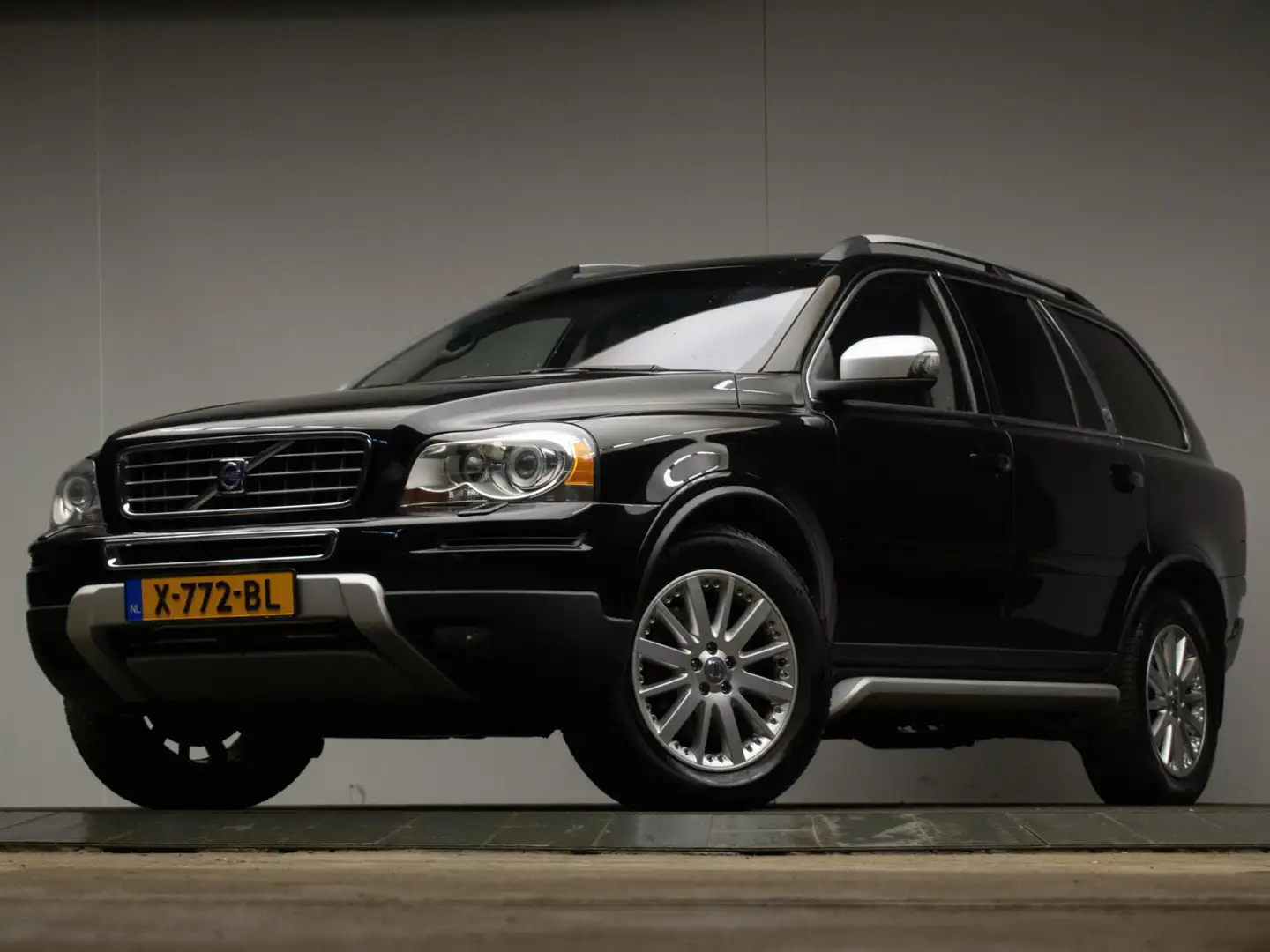 Volvo XC90 4.4 V8 YOUNGTIMER 7p. (NAVI,XENON,CAMERA,ELECTRISC Zwart - 2