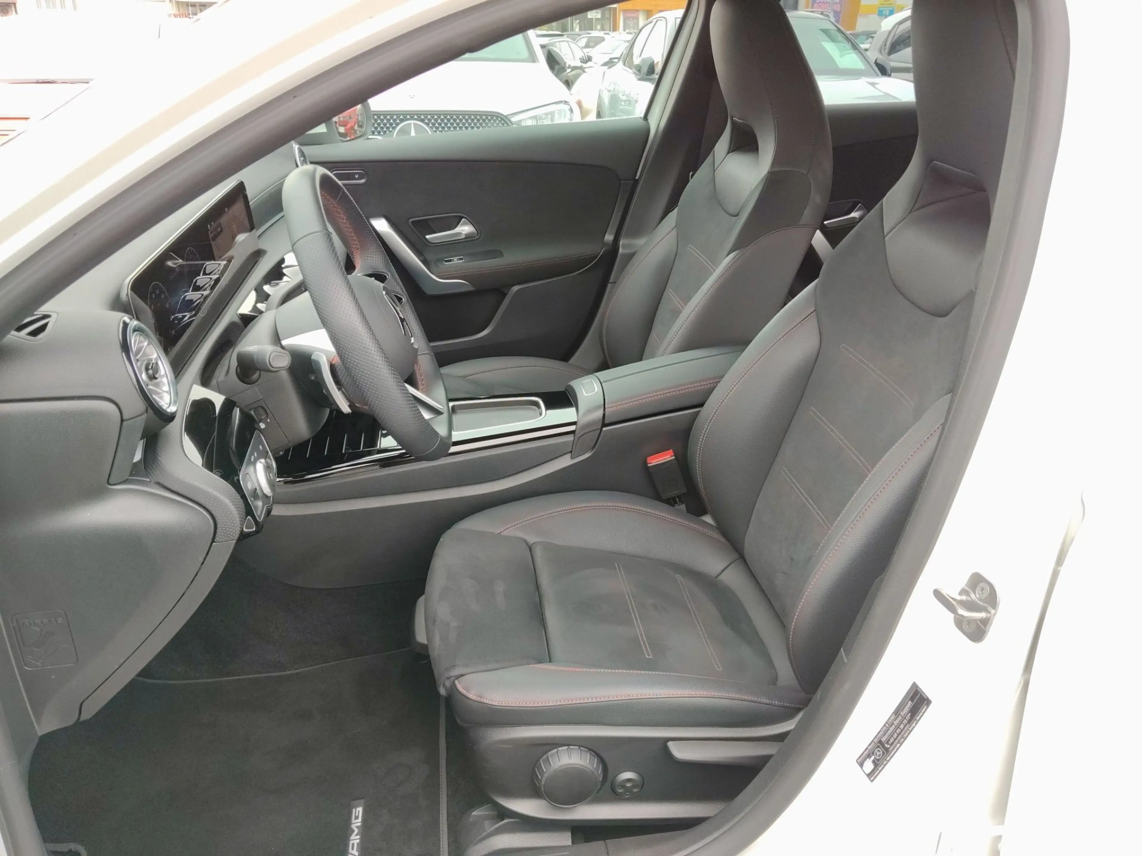 Mercedes-Benz A 250 e Hybrid 2xKlima 360 AUT Kam. KlimaA LED — photo 15