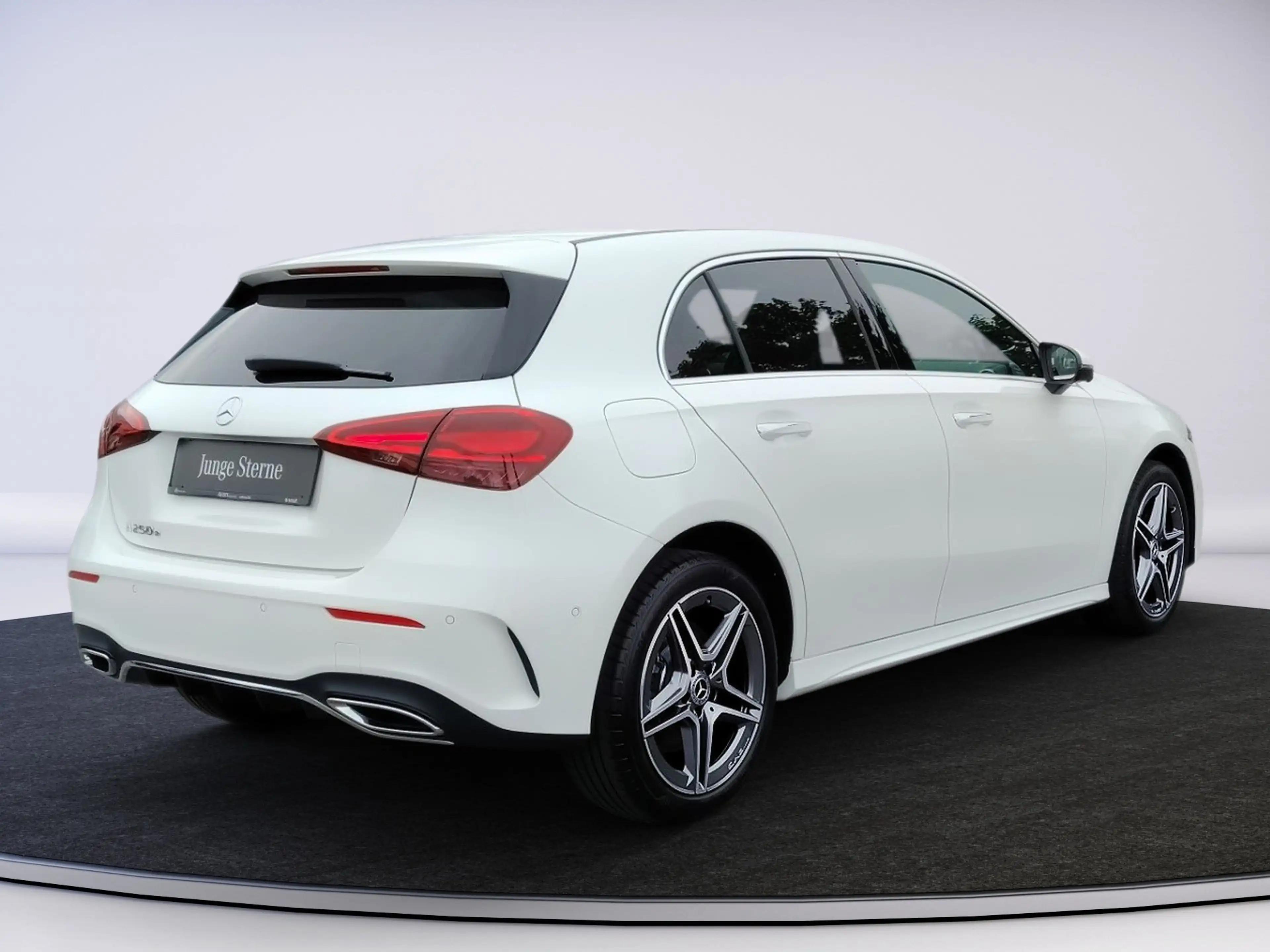 Mercedes-Benz A 250 e Hybrid 2xKlima 360 AUT Kam. KlimaA LED — photo 6