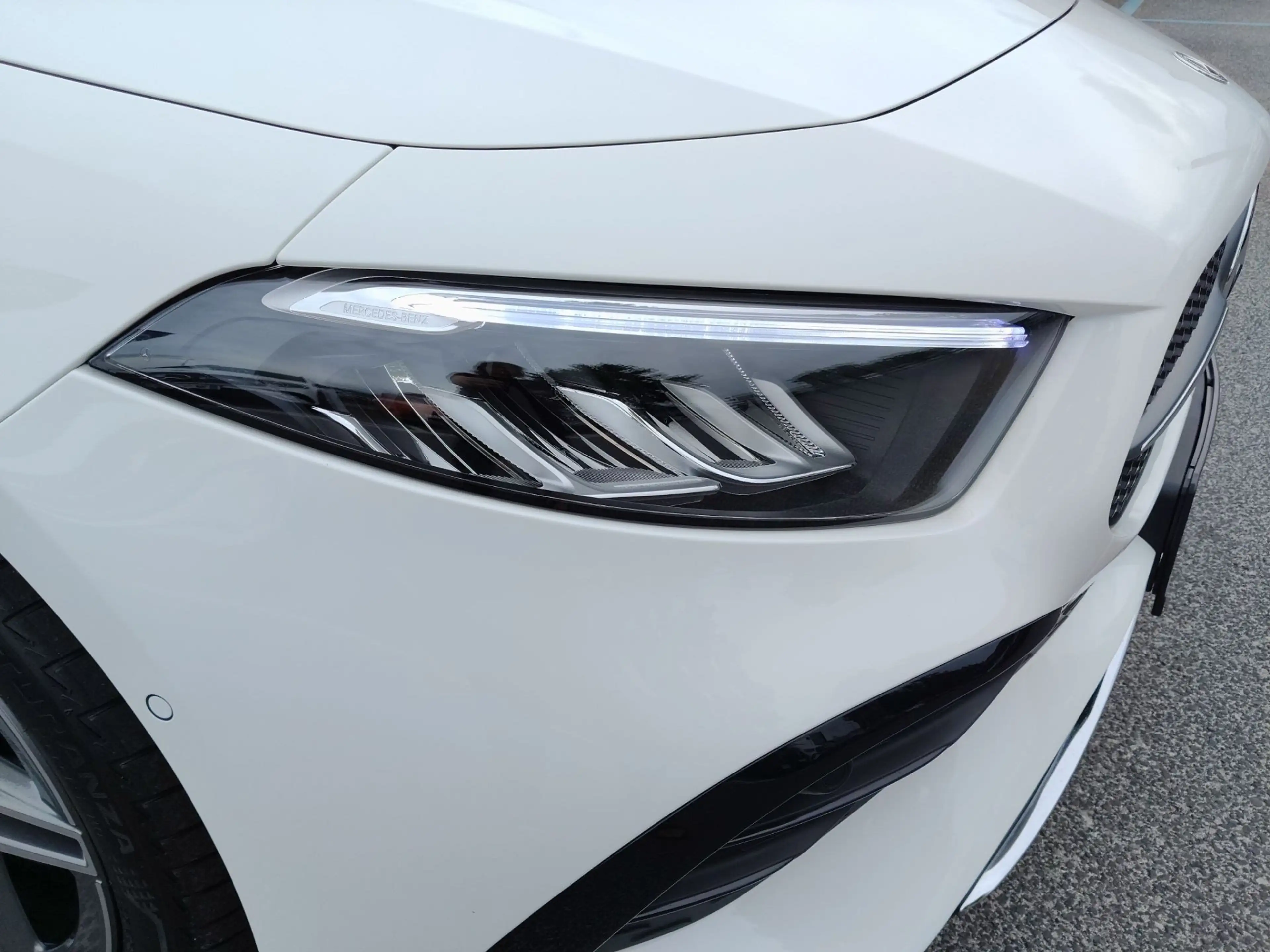 Mercedes-Benz A 250 e Hybrid 2xKlima 360 AUT Kam. KlimaA LED — photo 9
