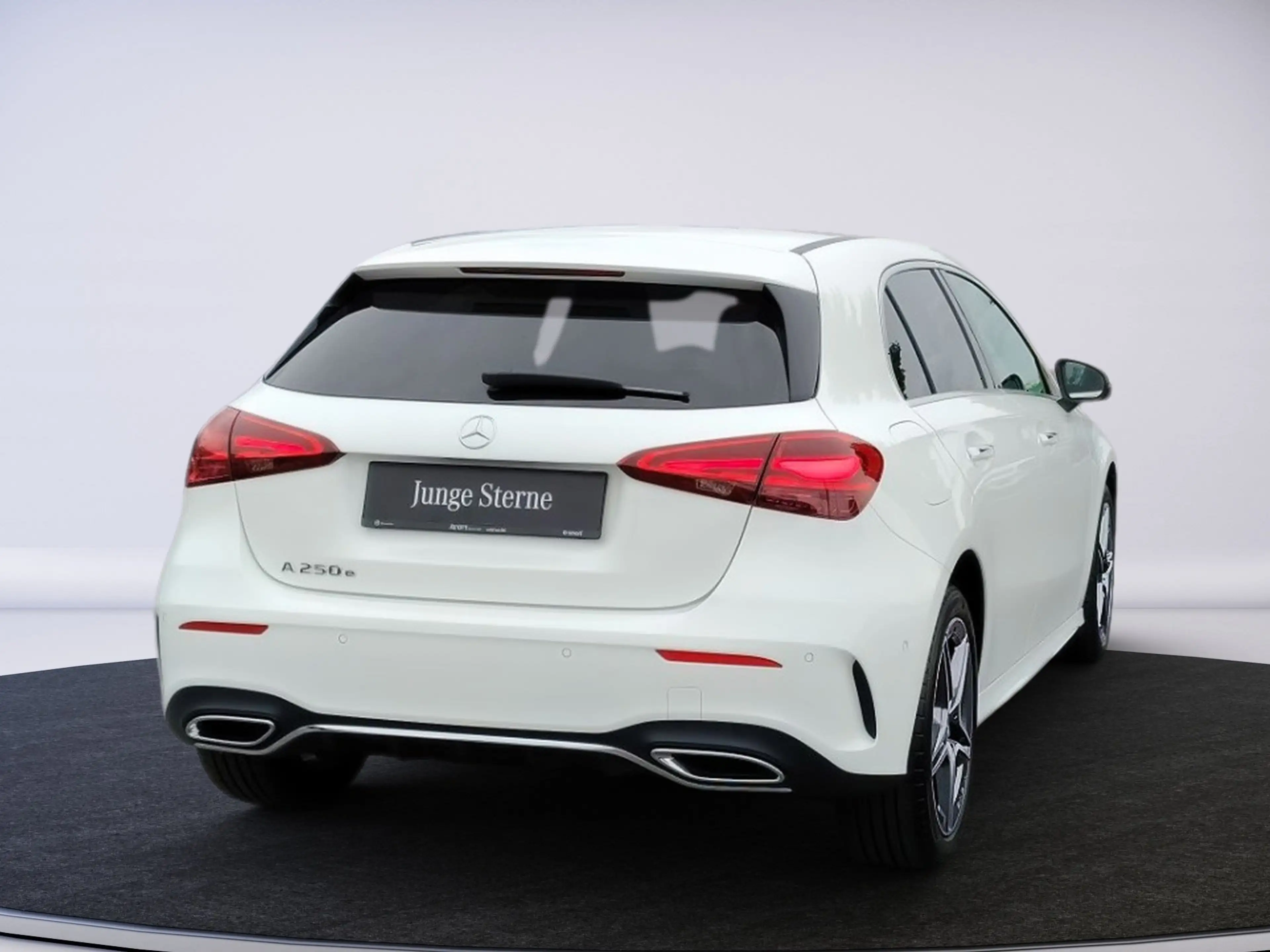 Mercedes-Benz A 250 e Hybrid 2xKlima 360 AUT Kam. KlimaA LED — photo 5