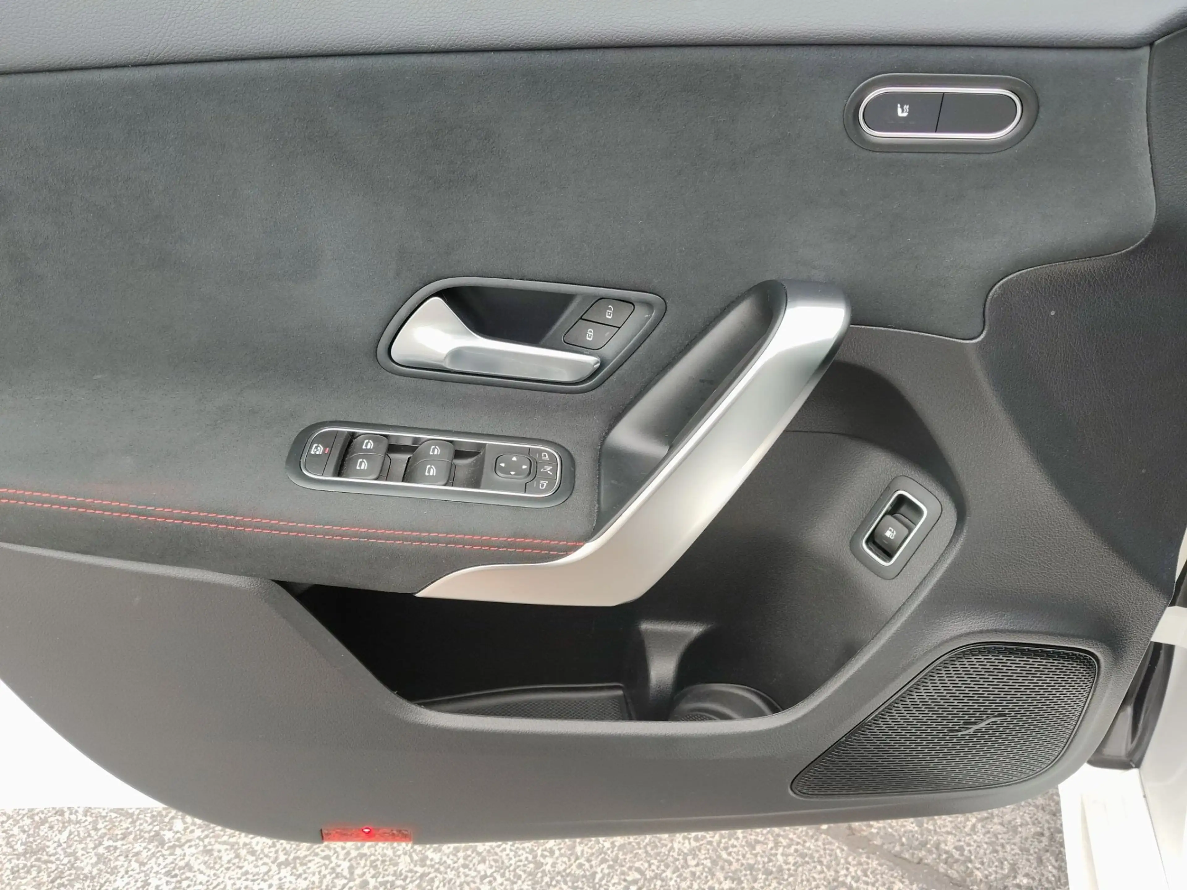 Mercedes-Benz A 250 e Hybrid 2xKlima 360 AUT Kam. KlimaA LED — photo 14