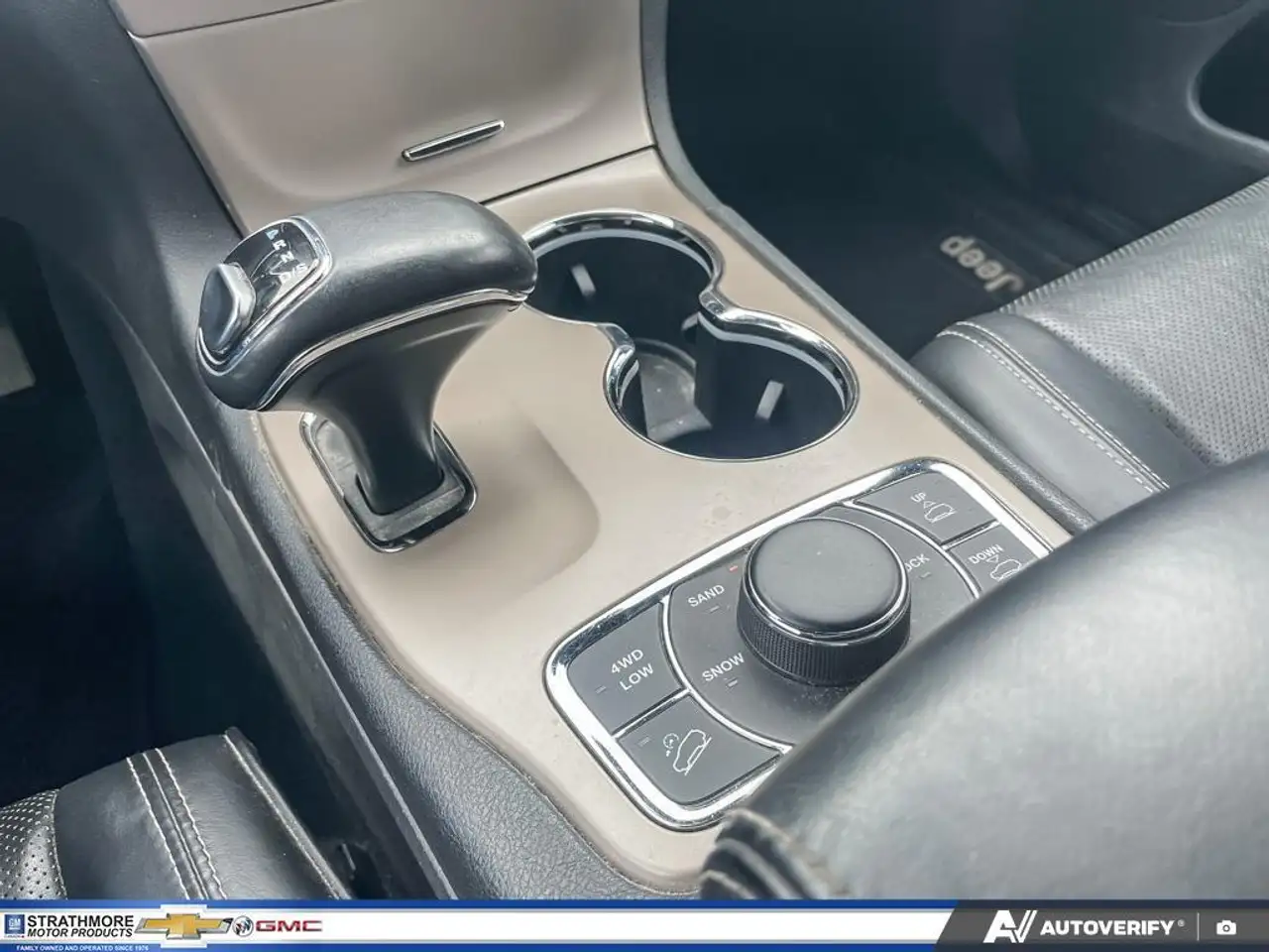 Jeep Grand Cherokee снимка Jeep Grand Cherokee