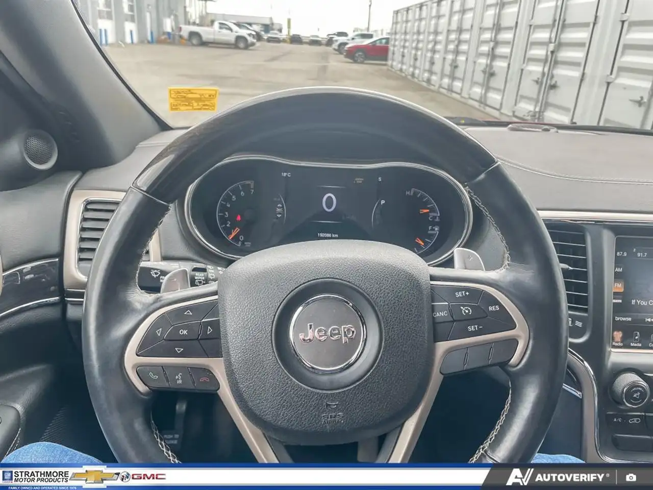 Jeep Grand Cherokee снимка Jeep Grand Cherokee