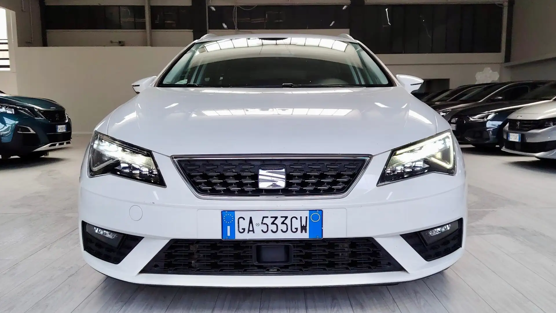 SEAT Leon Leon 1.6 TDI 115 CV ST Business Bianco - 2