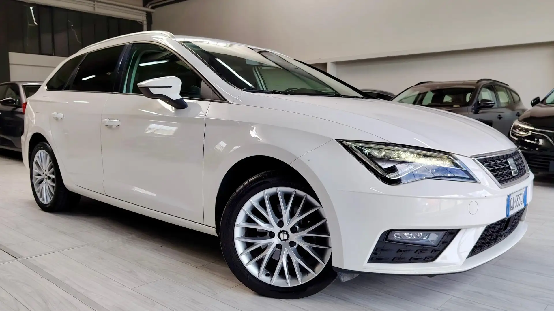 SEAT Leon Leon 1.6 TDI 115 CV ST Business Bianco - 1