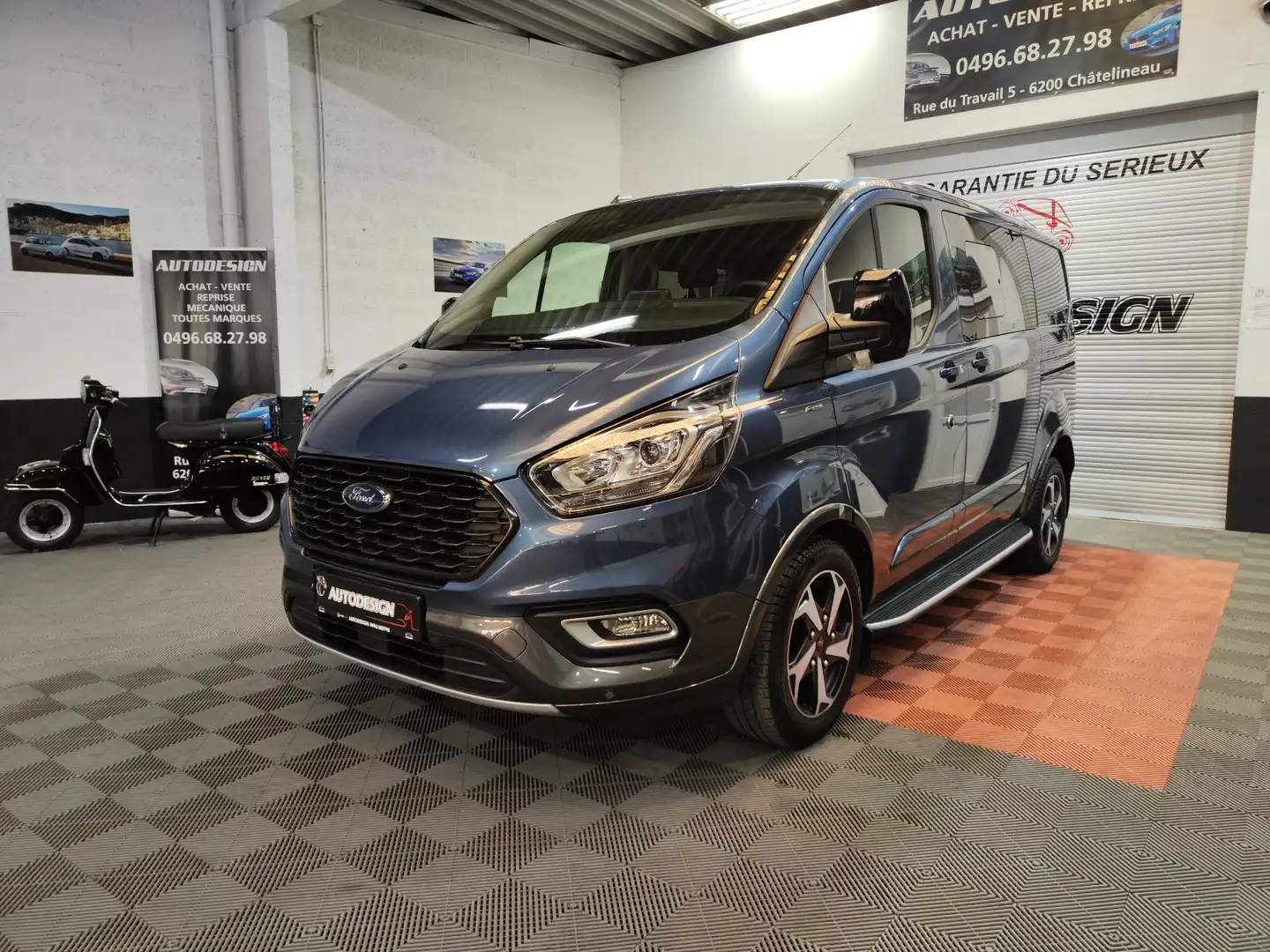 Ford Transit Custom "ACTIVE" Multi Use / Automatique / 2.0 TDCi L1H1 Bleu - 2