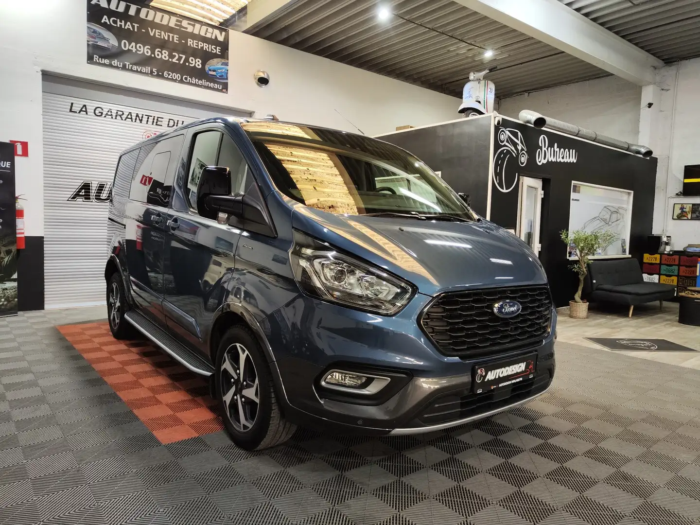 Ford Transit Custom "ACTIVE" Multi Use / Automatique / 2.0 TDCi L1H1 Bleu - 1